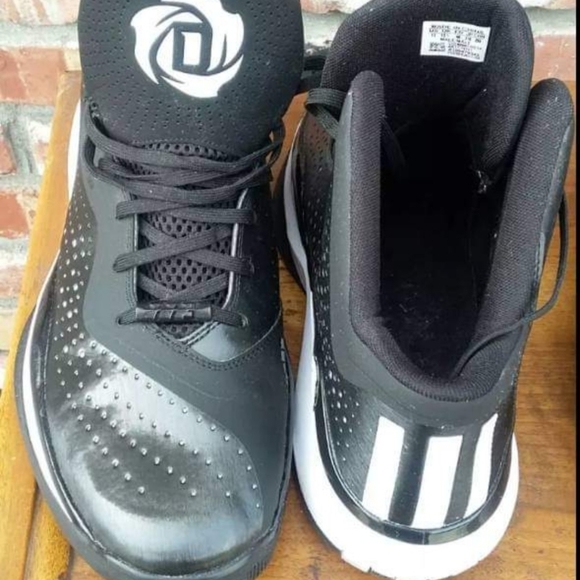 Derrick Rose basketball shoes - Picture 4 of 5